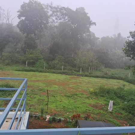 מדיקרי Coorg Teakwood Treasure Homestay מראה חיצוני תמונה