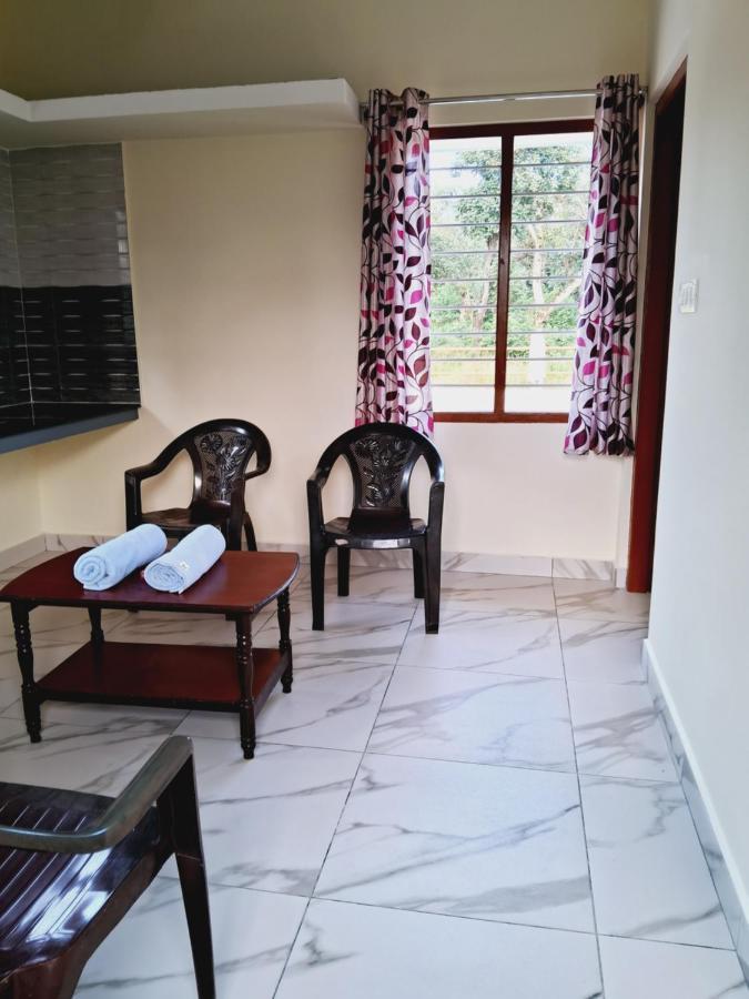 מדיקרי Coorg Teakwood Treasure Homestay מראה חיצוני תמונה